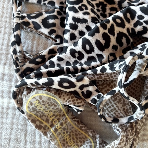 Acaica Swimwear leopard animal print set NEW bottoms - Picture 2 of 5